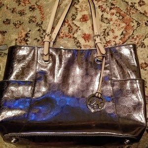 Michael Kors East West Signature Tote in Nickel